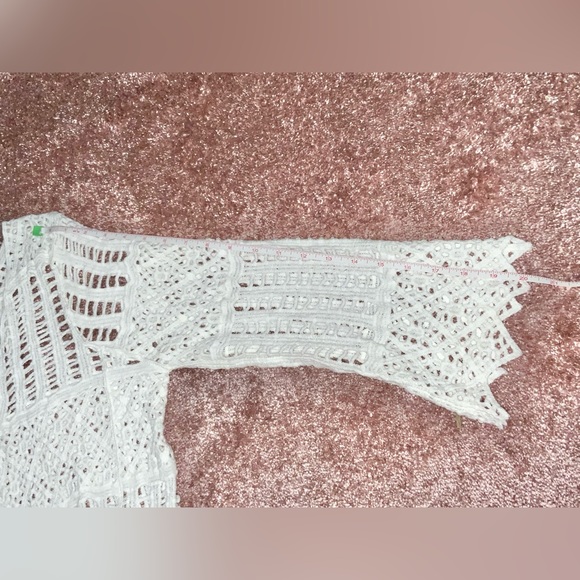 NW 3 pieces knitted embroidered Set, cardigan, bra & shorts beach Set,Vacations - Picture 11 of 13